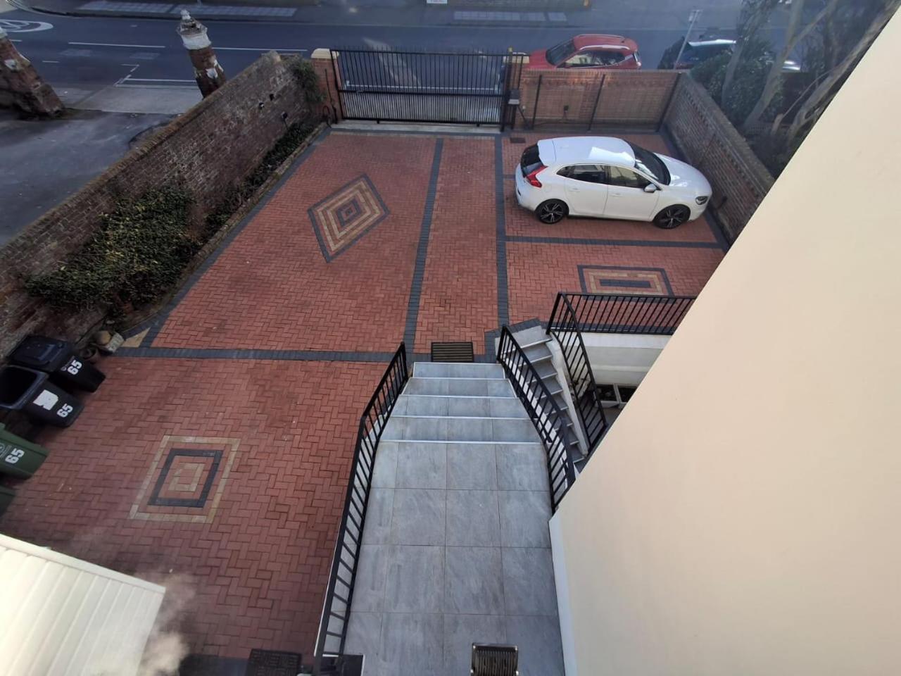 Inn By The Sea, Portsmouth - En Suite Rooms With Sea View Possible, Parking Ev 22Kw Exterior foto