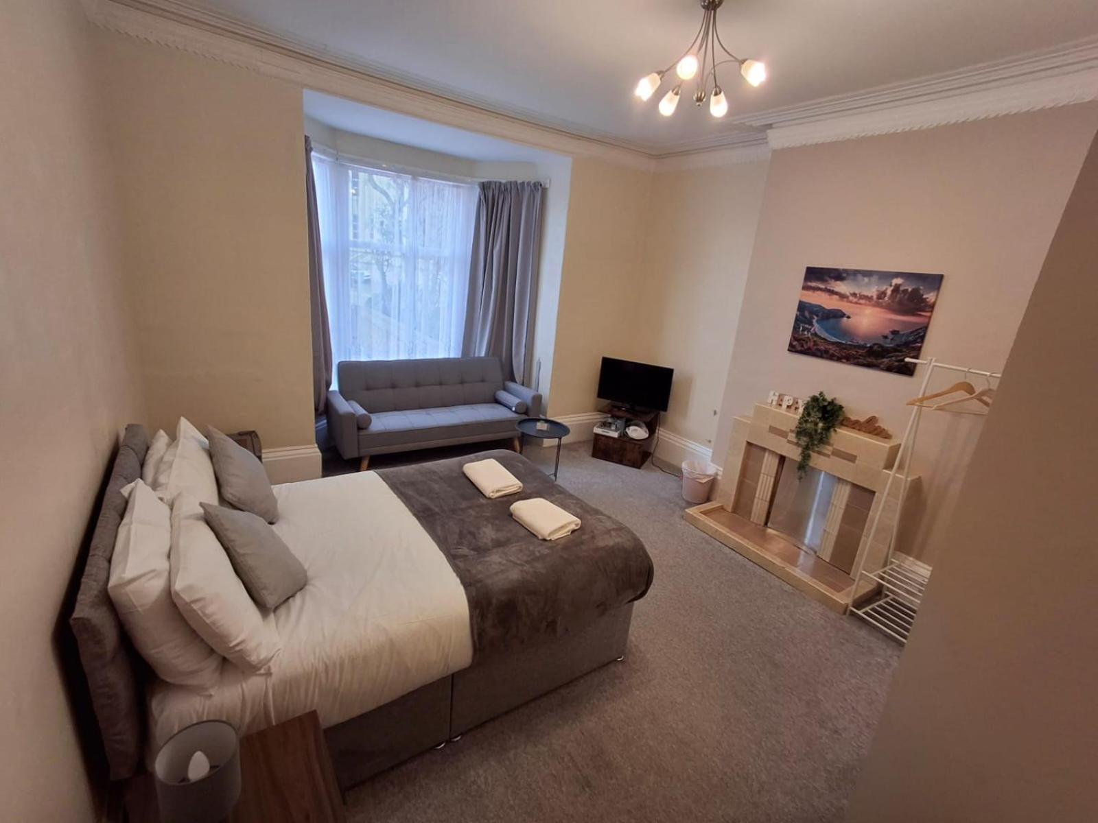 Inn By The Sea, Portsmouth - En Suite Rooms With Sea View Possible, Parking Ev 22Kw Exterior foto