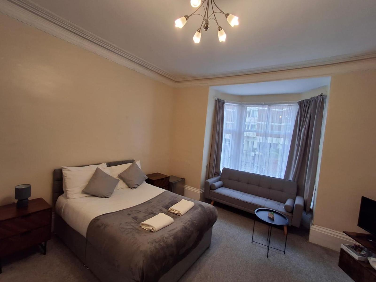 Inn By The Sea, Portsmouth - En Suite Rooms With Sea View Possible, Parking Ev 22Kw Exterior foto
