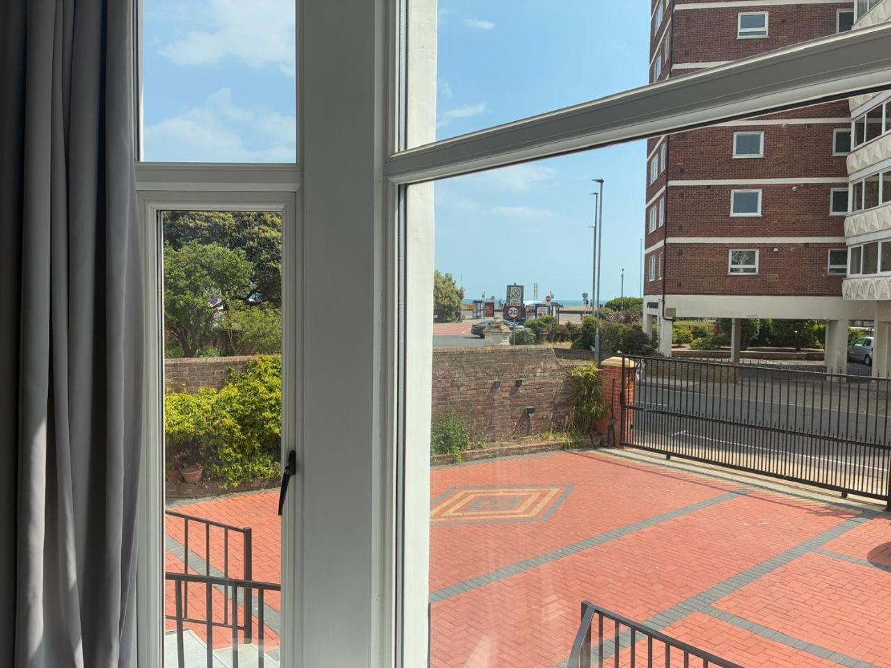 Inn By The Sea, Portsmouth - En Suite Rooms With Sea View Possible, Parking Ev 22Kw Exterior foto