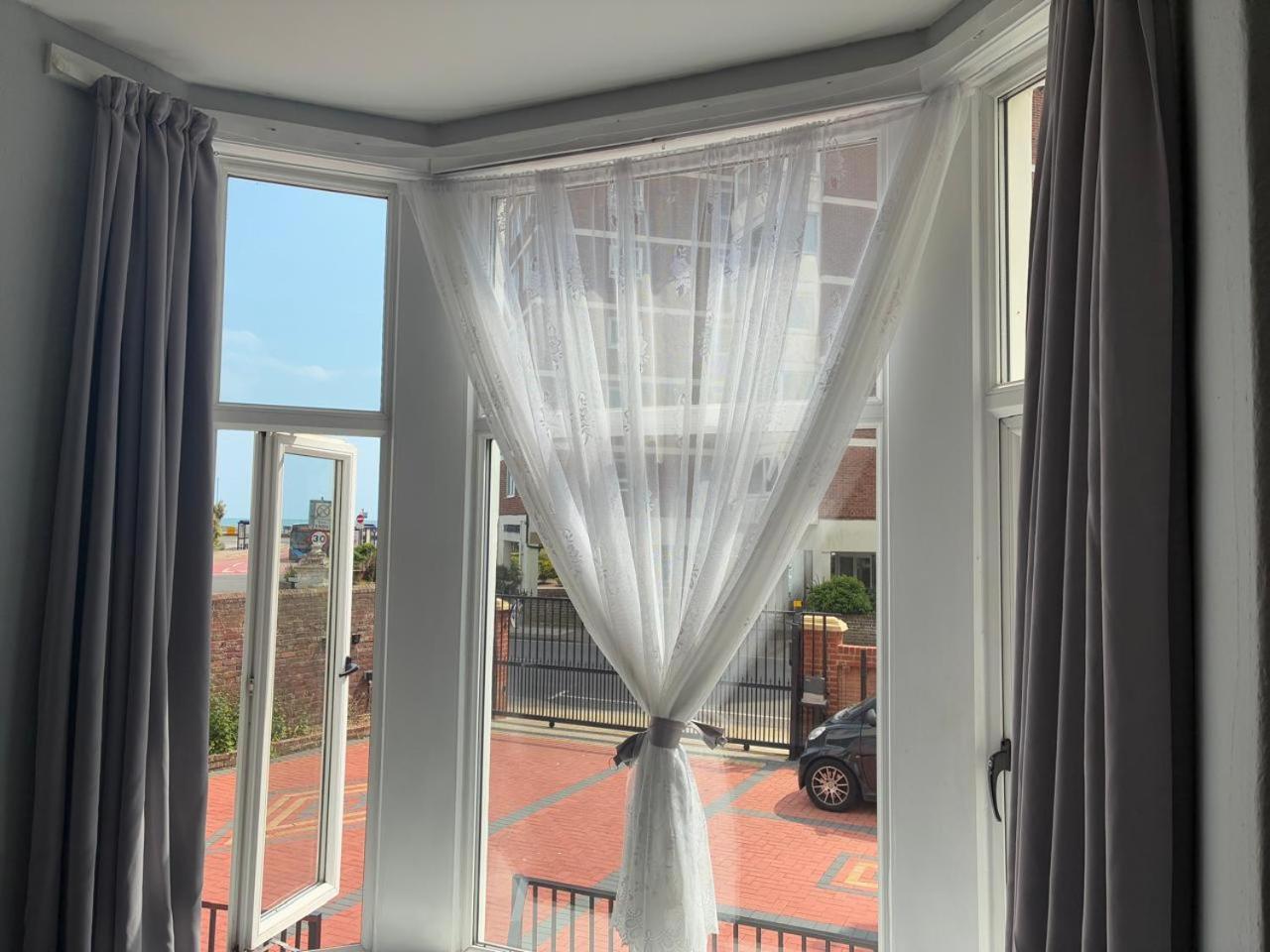 Inn By The Sea, Portsmouth - En Suite Rooms With Sea View Possible, Parking Ev 22Kw Exterior foto
